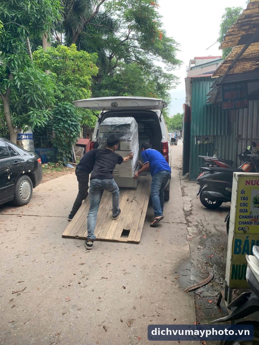 Kỹ thuật Thần Vũ bốc xếp, giao lắp máy photocopy tận nơi tại Hà Nội