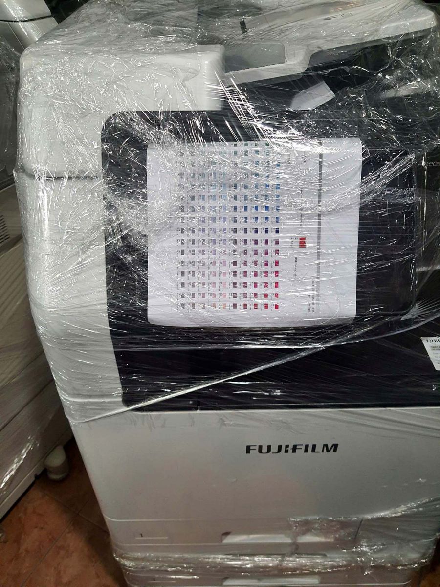 Máy photocopy Fujifilm quấn màng, kèm bản in thử màu trước khi giao